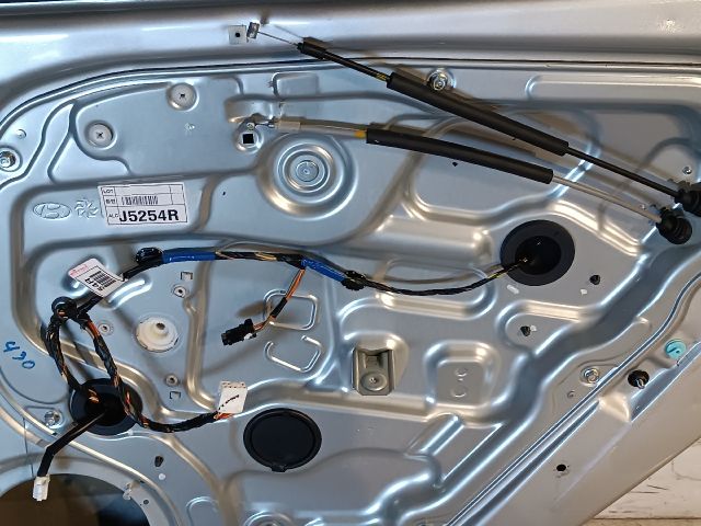 bontott HYUNDAI I30 Jobb hátsó Ajtó (Részeivel)