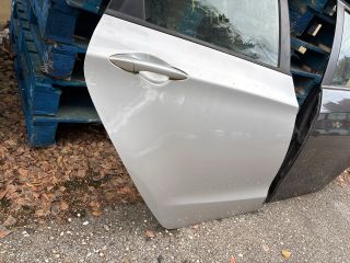 bontott HYUNDAI I30 Jobb hátsó Ajtó (Részeivel)