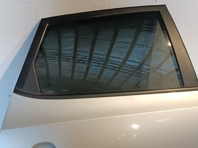 bontott HYUNDAI I30 Jobb hátsó Ajtó (Részeivel)