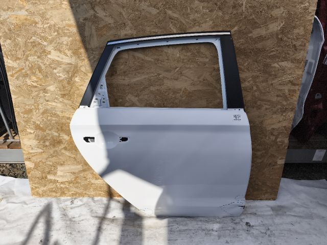 bontott HYUNDAI I30 Jobb hátsó Ajtó (Üres lemez)