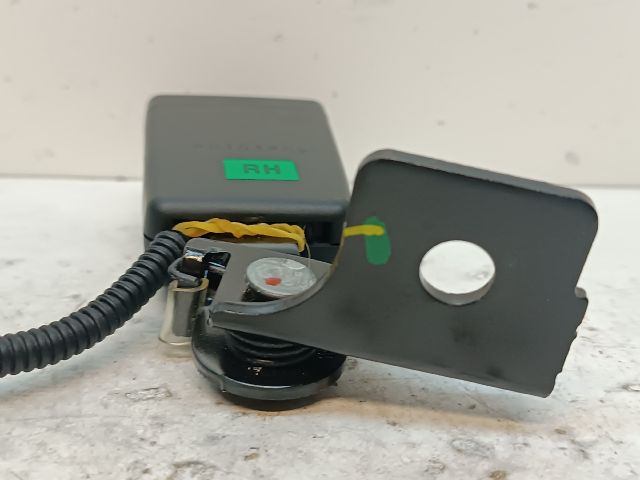 bontott HYUNDAI I30 Jobb hátsó Biztonsági Öv Csat