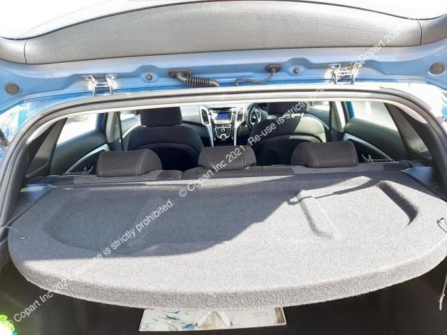 bontott HYUNDAI I30 Jobb hátsó Csomagtér Burkolat (Műanyag)