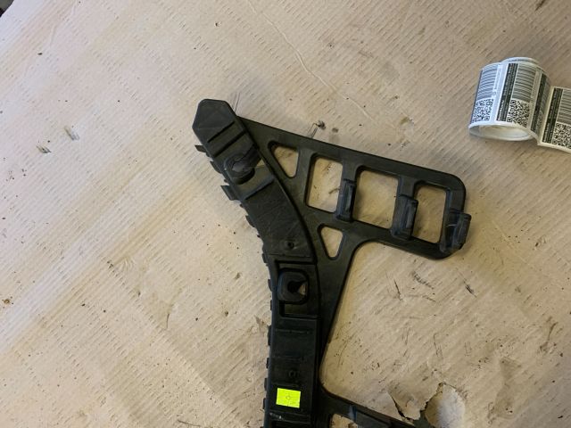 bontott HYUNDAI I30 Jobb hátsó Lökhárító Tartó (Műanyag)