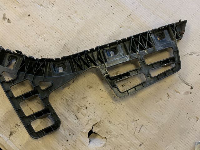 bontott HYUNDAI I30 Jobb hátsó Lökhárító Tartó (Műanyag)