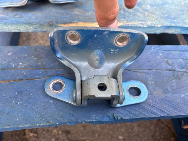 bontott HYUNDAI I30 Jobb hátsó Zsanér