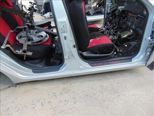 bontott HYUNDAI I30 Jobb Küszöb