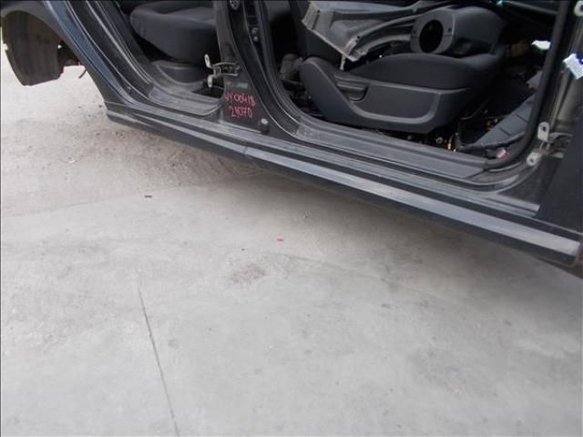 bontott HYUNDAI I30 Jobb Küszöb