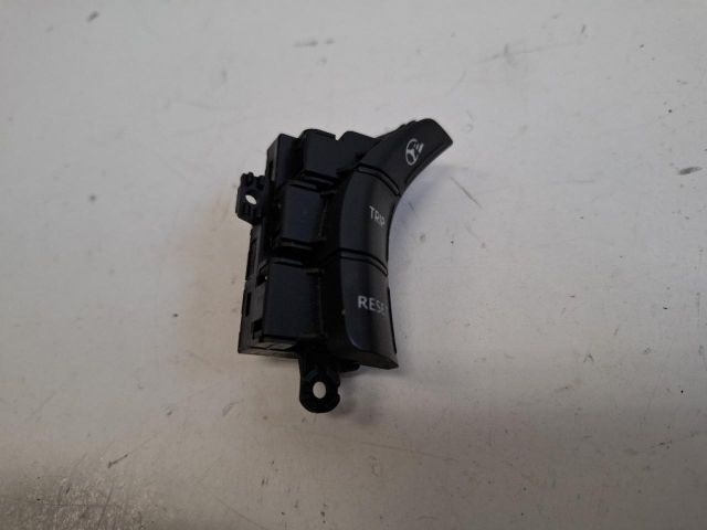 bontott HYUNDAI I30 Jobb Multikormány Kapcsoló