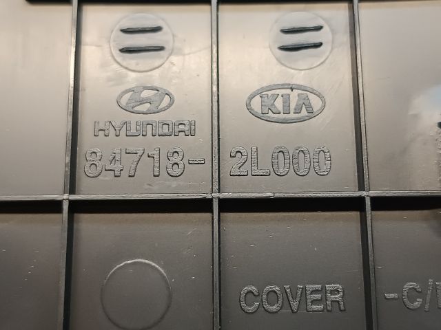 bontott HYUNDAI I30 Jobb Műszerfal Oldalkárpit