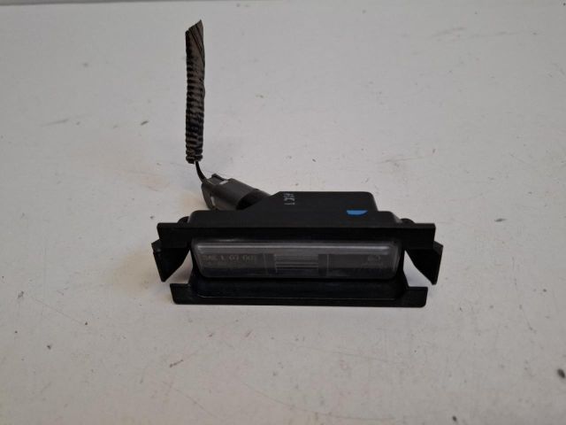 bontott HYUNDAI I30 Jobb Rendszámtábla Világítás