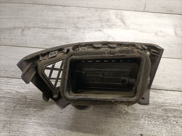 bontott HYUNDAI I30 Jobb Szellőző