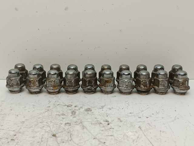 bontott HYUNDAI I30 Kerék Csavar Szett