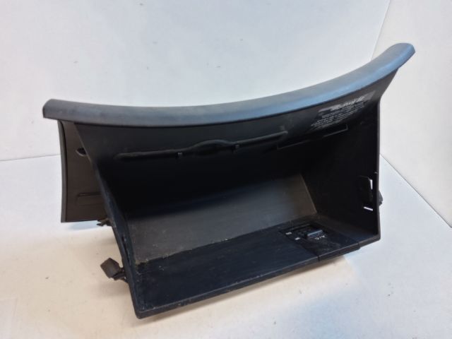 bontott HYUNDAI I30 Kesztyűtartó