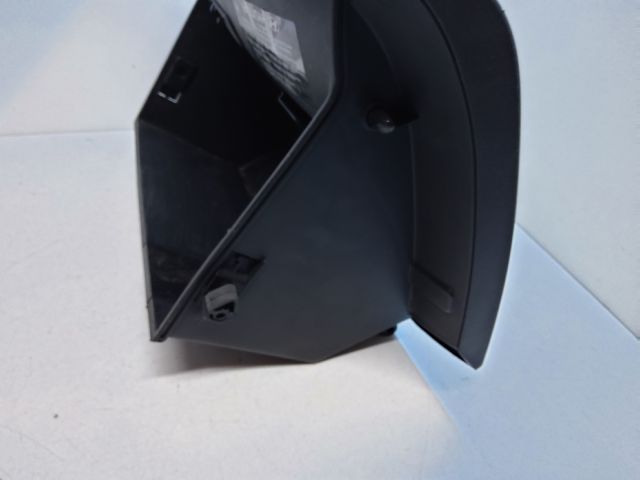 bontott HYUNDAI I30 Kesztyűtartó