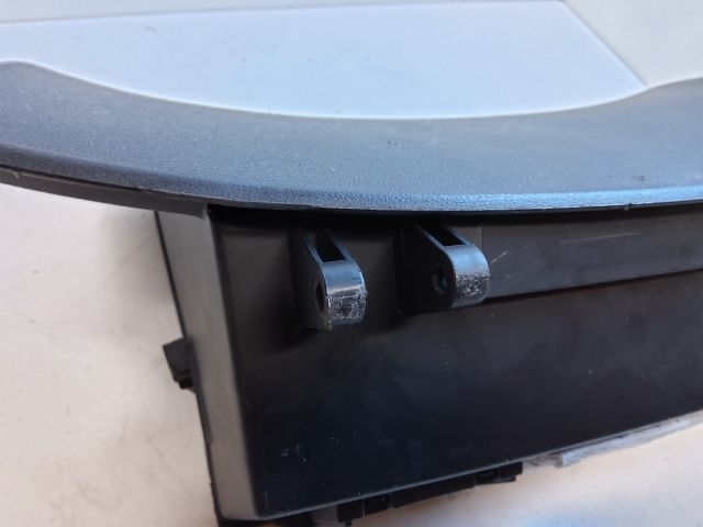 bontott HYUNDAI I30 Kesztyűtartó