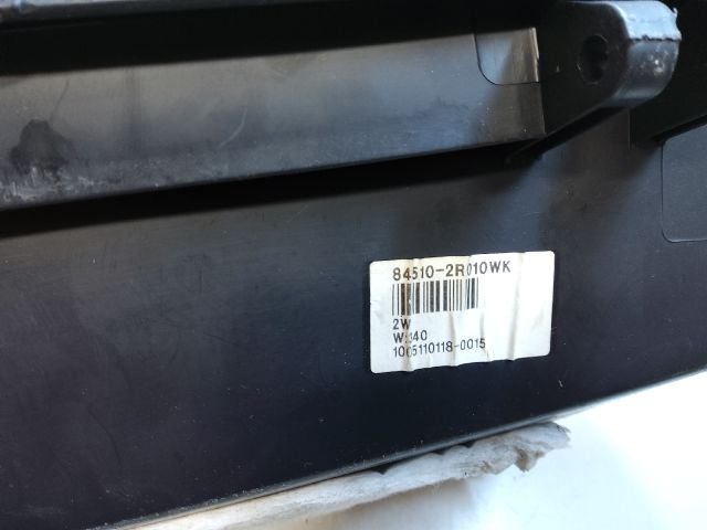 bontott HYUNDAI I30 Kesztyűtartó