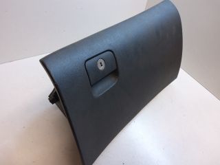 bontott HYUNDAI I30 Kesztyűtartó