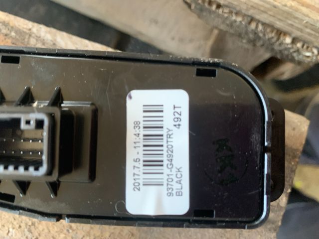 bontott HYUNDAI I30 Kipörgésgátló Kapcsoló