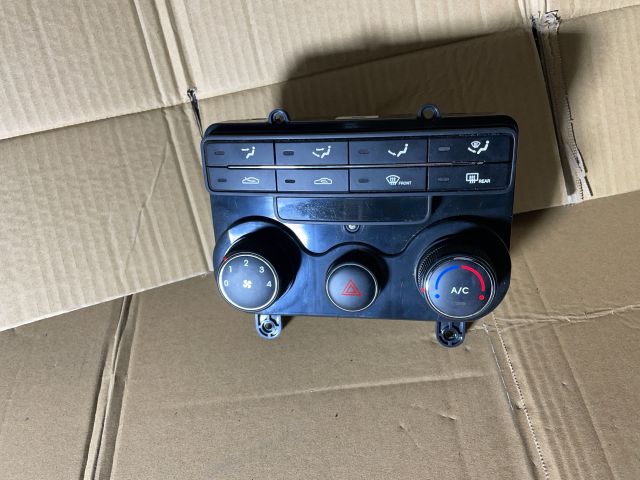 bontott HYUNDAI I30 Klíma Kapcsoló