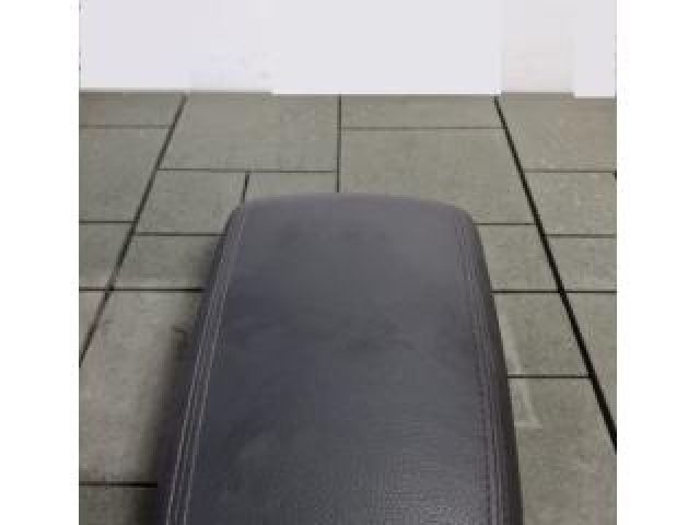 bontott HYUNDAI I30 Könyöklő