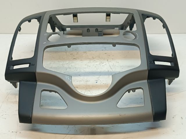 bontott HYUNDAI I30 Középkonzol Keret