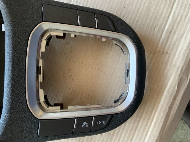 bontott HYUNDAI I30 Középkonzol Keret