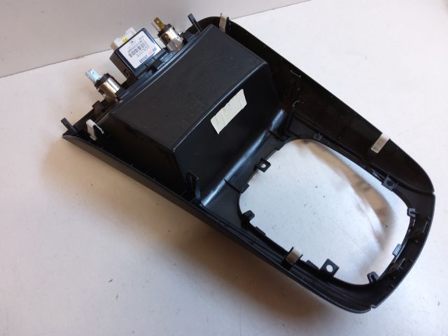 bontott HYUNDAI I30 Középkonzol Keret