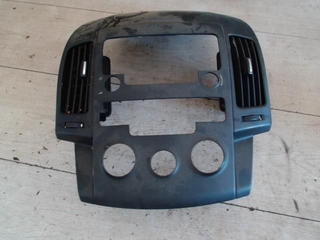 bontott HYUNDAI I30 Középkonzol Keret