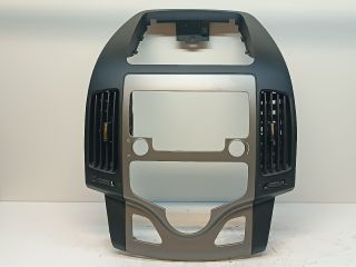 bontott HYUNDAI I30 Középkonzol Keret