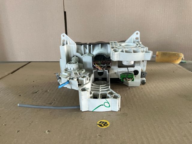 bontott HYUNDAI I30 Középkonzol Vezérlő Panel