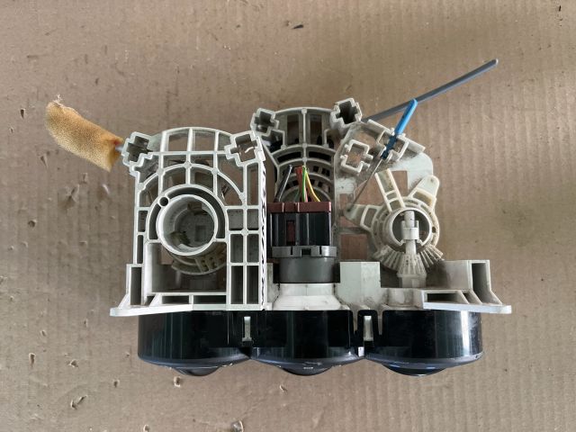 bontott HYUNDAI I30 Középkonzol Vezérlő Panel