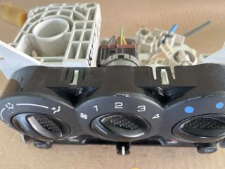 bontott HYUNDAI I30 Középkonzol Vezérlő Panel