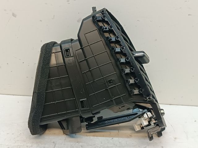 bontott HYUNDAI I30 Középső Bal Szellőző