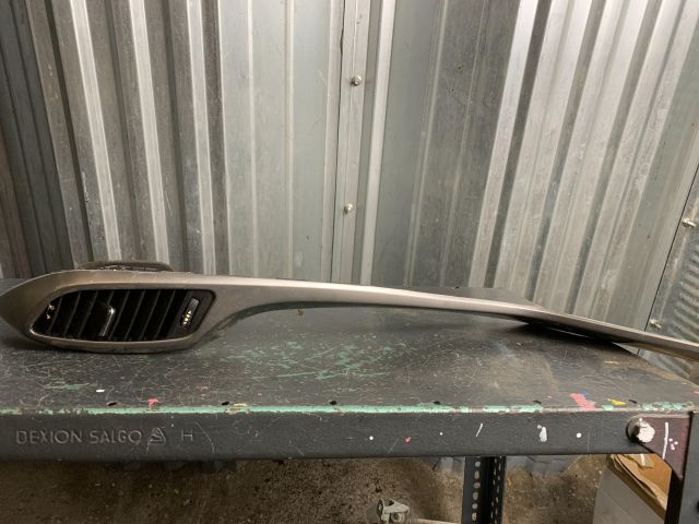 bontott HYUNDAI I30 Középső Bal Szellőző