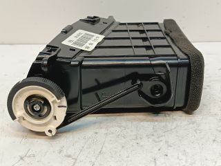 bontott HYUNDAI I30 Középső Jobb Szellőző