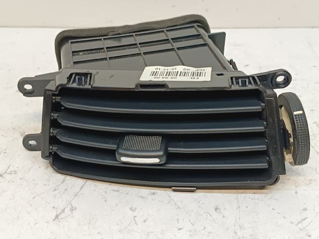 bontott HYUNDAI I30 Középső Jobb Szellőző