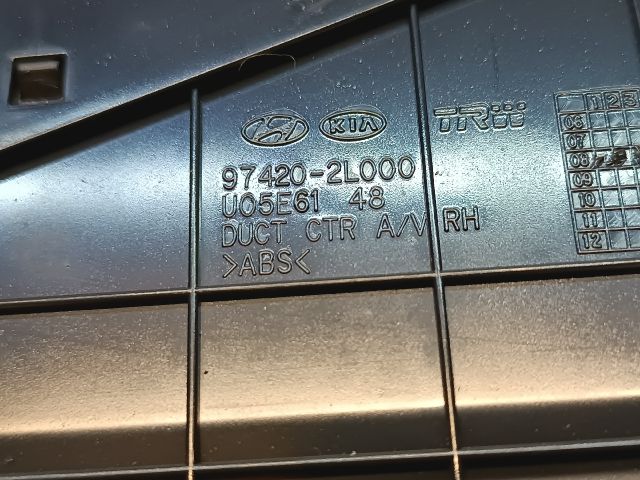 bontott HYUNDAI I30 Középső Jobb Szellőző