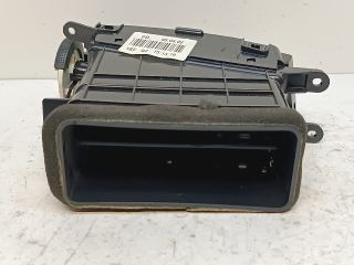 bontott HYUNDAI I30 Középső Jobb Szellőző