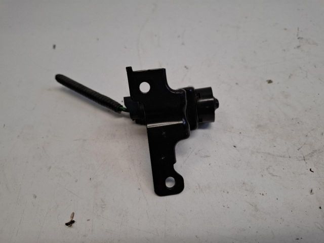 bontott HYUNDAI I30 Motorháztető Ajtó Kapcsoló