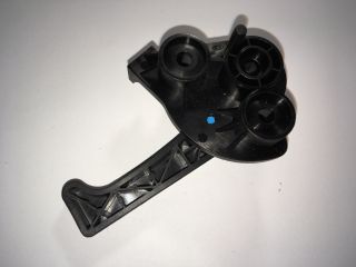 bontott HYUNDAI I30 Motorháztető Nyitó Kar / Gomb