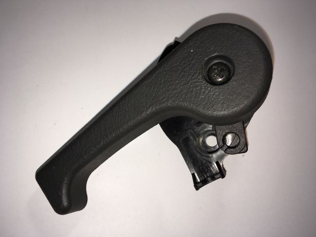 bontott HYUNDAI I30 Motorháztető Nyitó Kar / Gomb