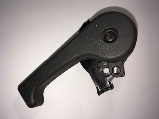 bontott HYUNDAI I30 Motorháztető Nyitó Kar / Gomb