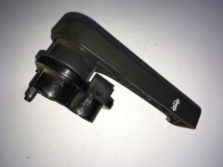 bontott HYUNDAI I30 Motorháztető Nyitó Kar / Gomb