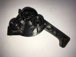 bontott HYUNDAI I30 Motorháztető Nyitó Kar / Gomb