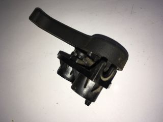 bontott HYUNDAI I30 Motorháztető Nyitó Kar / Gomb