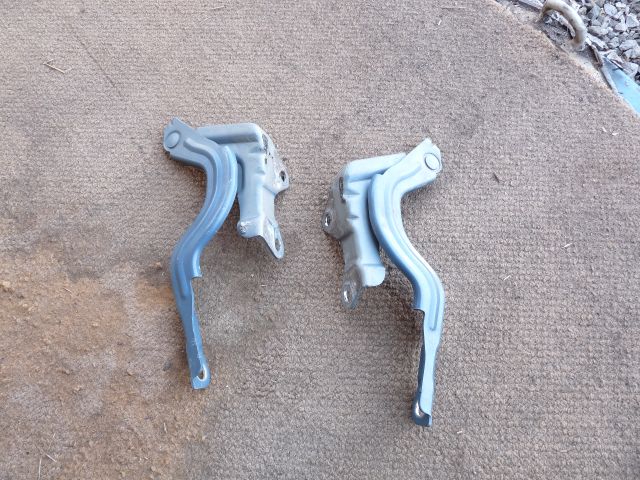 bontott HYUNDAI I30 Motorháztető Zsanér Pár