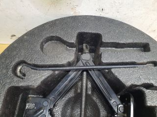 bontott HYUNDAI I30 Pótkerék Szerszámtartó