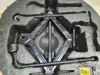 bontott HYUNDAI I30 Pótkerék Szerszámtartó