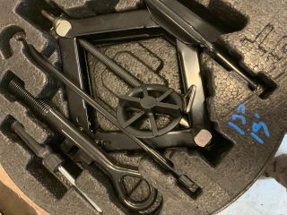 bontott HYUNDAI I30 Pótkerék Szerszámtartó