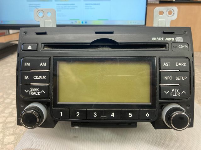 bontott HYUNDAI I30 Rádió / CD